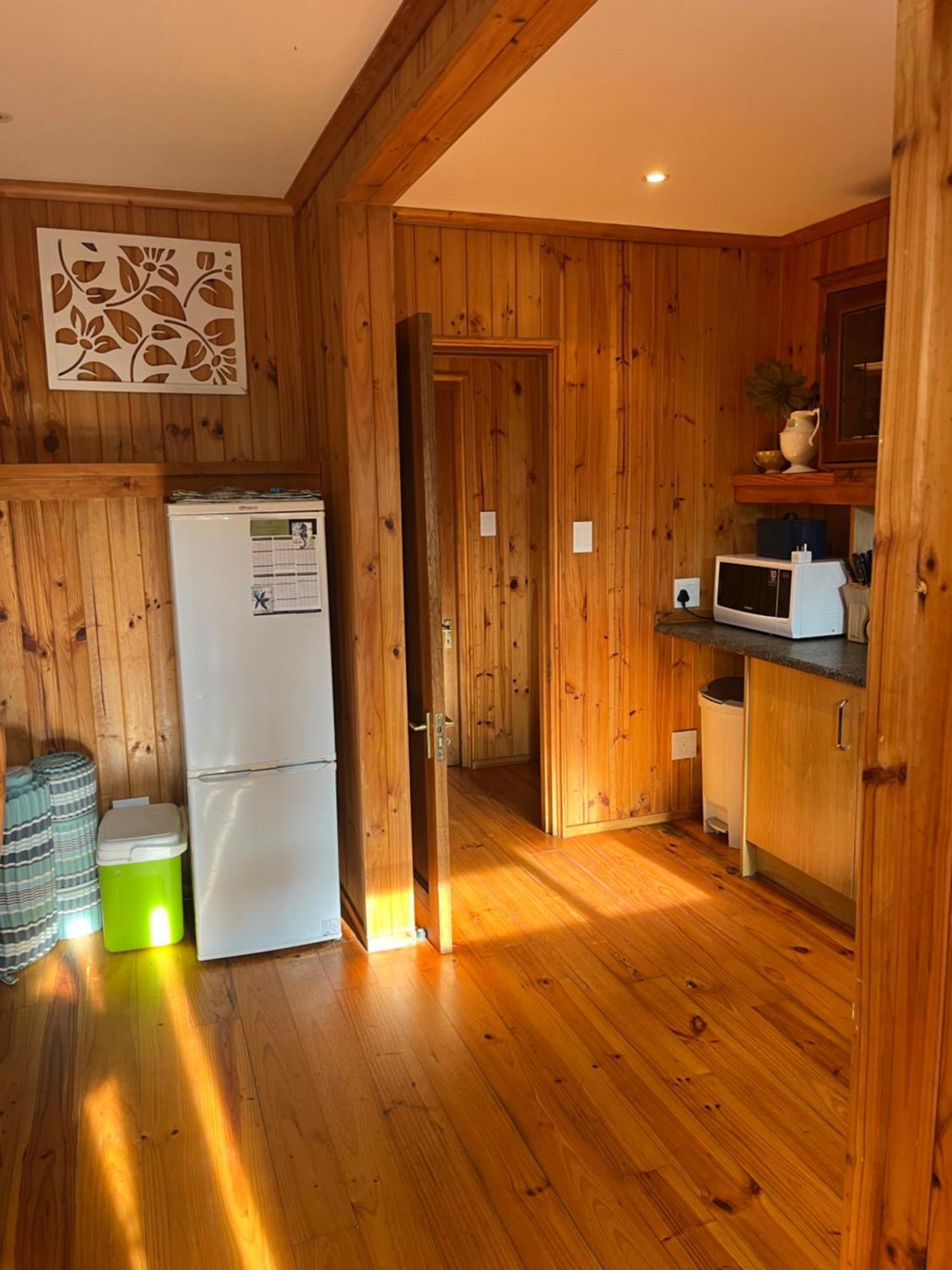 Peaceful Guest Suite With Balcony Views And Garden Setting Brenton-on-Sea Esterno foto